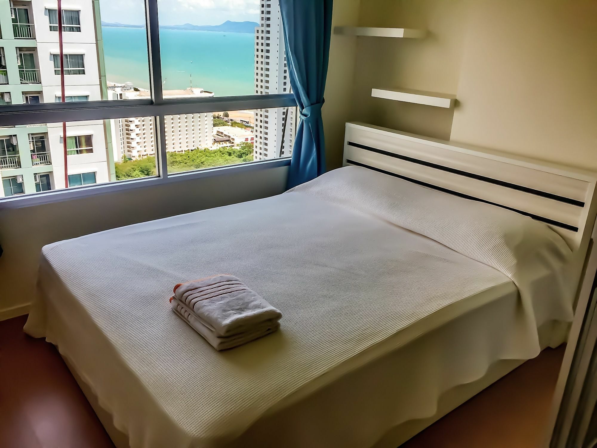 Lumpini Seaview Jomtien By Parikal Hotel Ngoại thất bức ảnh
